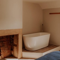 Farm Cottage bath